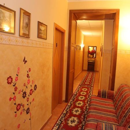 B&B Rinascente Паола Екстериор снимка