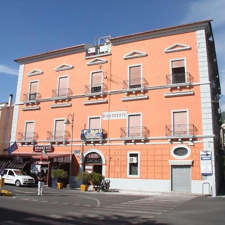 B&B Rinascente Паола Екстериор снимка