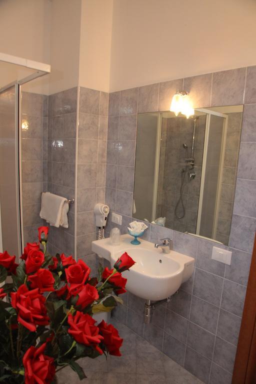 B&B Rinascente Паола Екстериор снимка