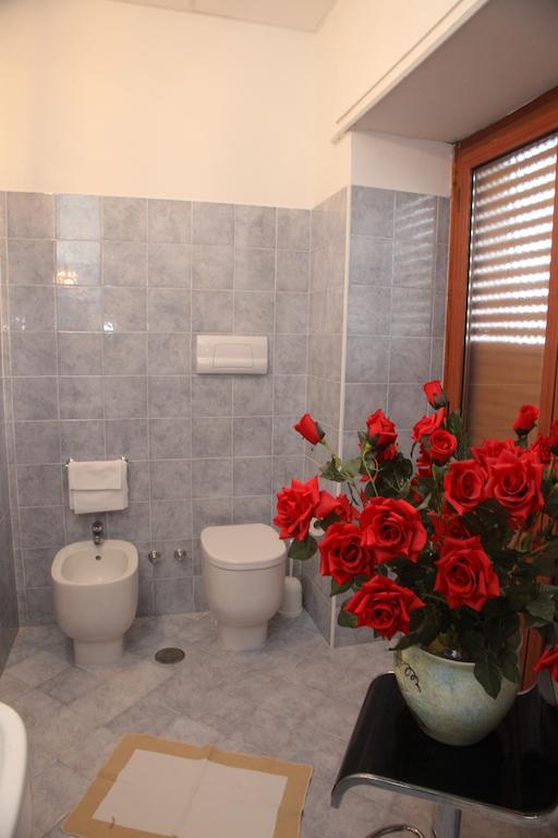 B&B Rinascente Паола Екстериор снимка