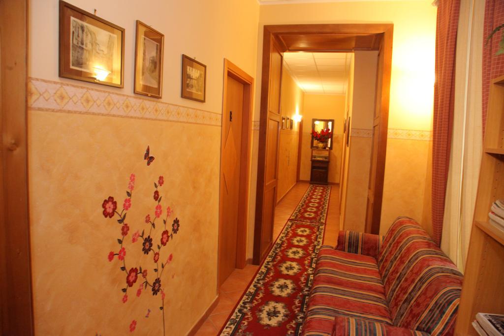 B&B Rinascente Паола Екстериор снимка