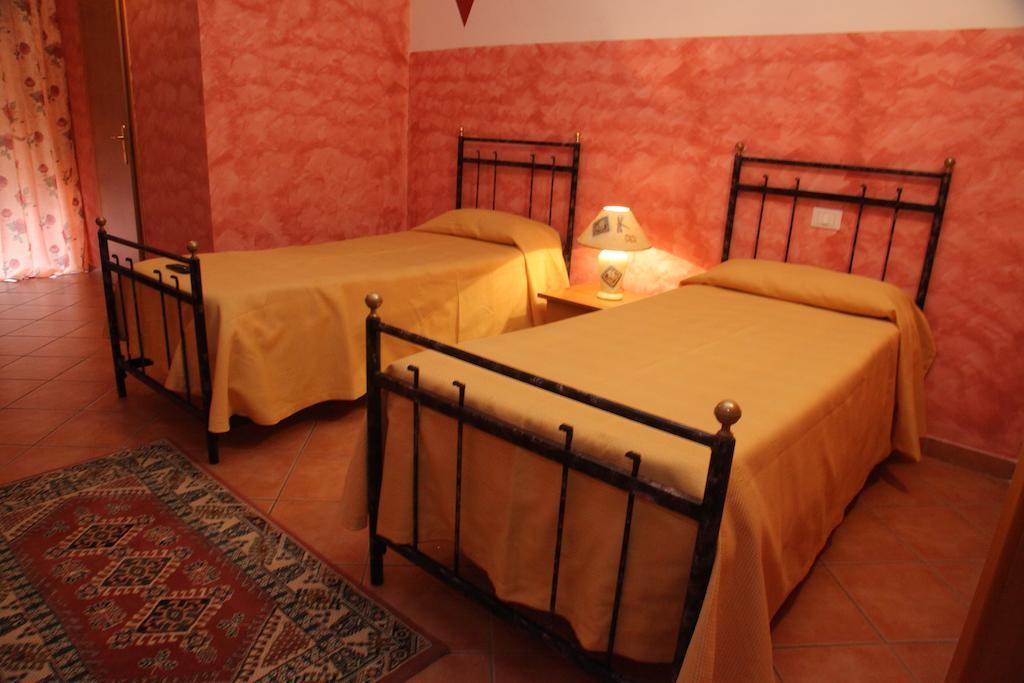 B&B Rinascente Паола Екстериор снимка