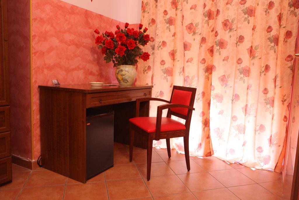 B&B Rinascente Паола Екстериор снимка