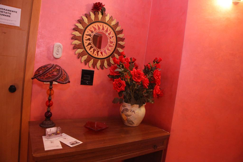 B&B Rinascente Паола Екстериор снимка